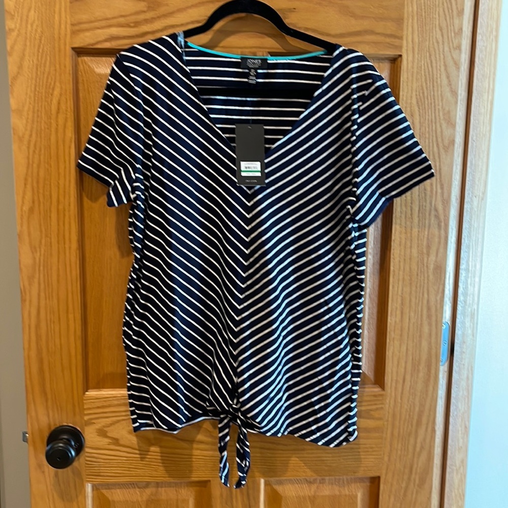 Jones New York signature navy striped women’s large tshirt bottom tie front